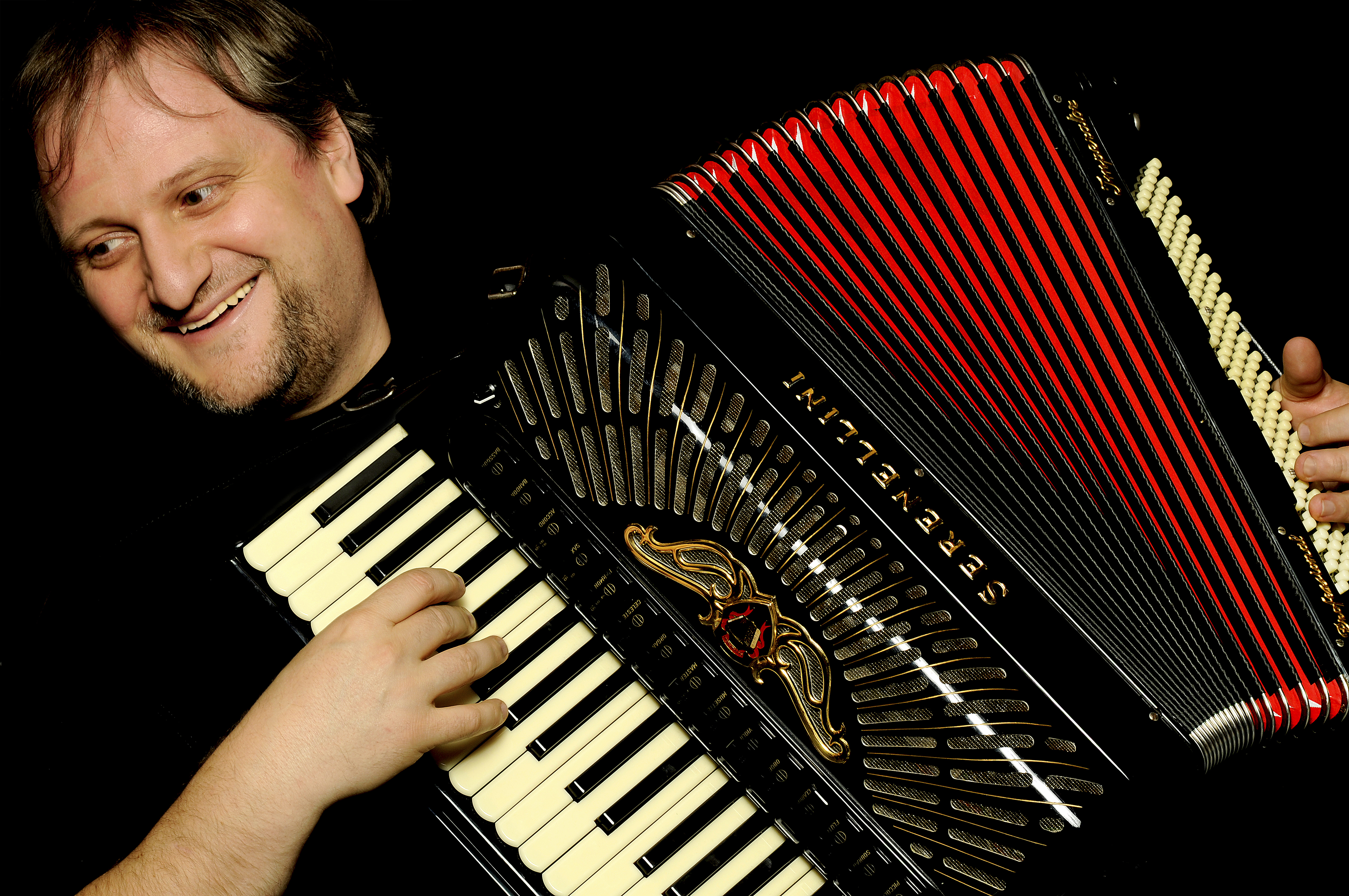 Zoltan Orosz accordionist